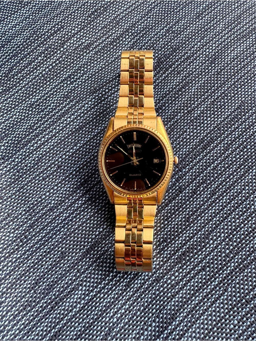 Vintage Seiko Day-Date Quartz (Ref. 7N43-8111) – Gold Tone / Black Dial
